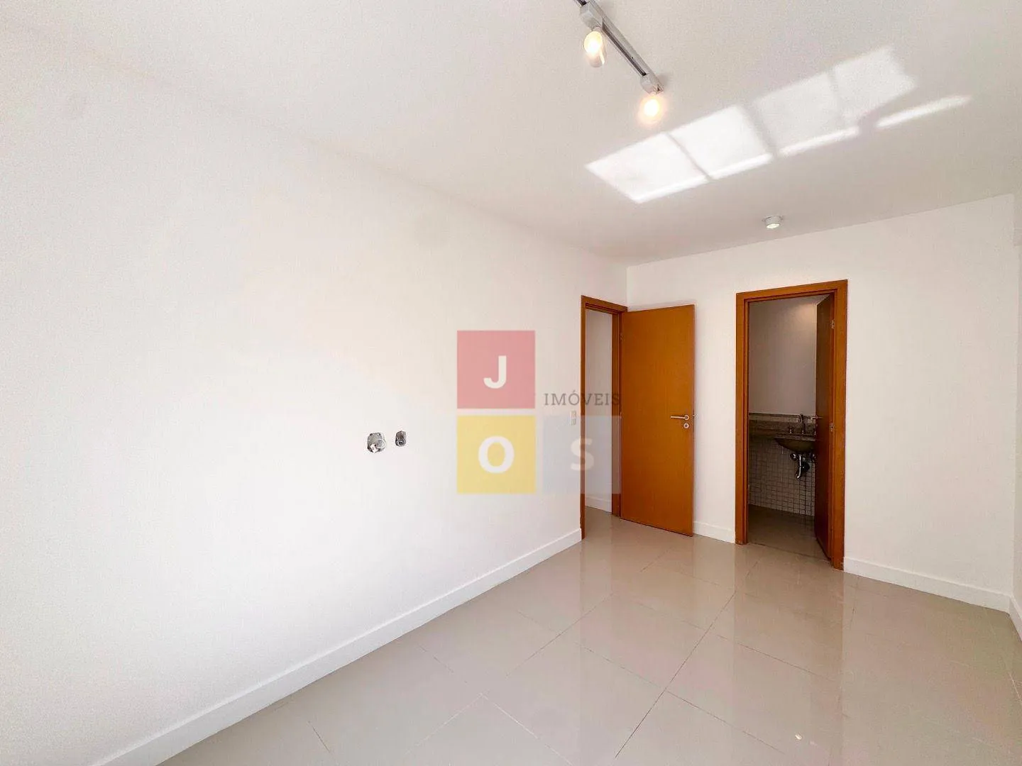 2-bedroom apartment with 2 bathrooms, 72 m² — photo 30