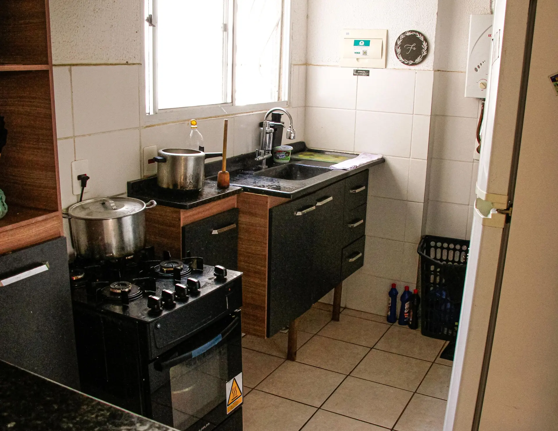 Furnished 2-bedroom apartment with open-plan kitchen
