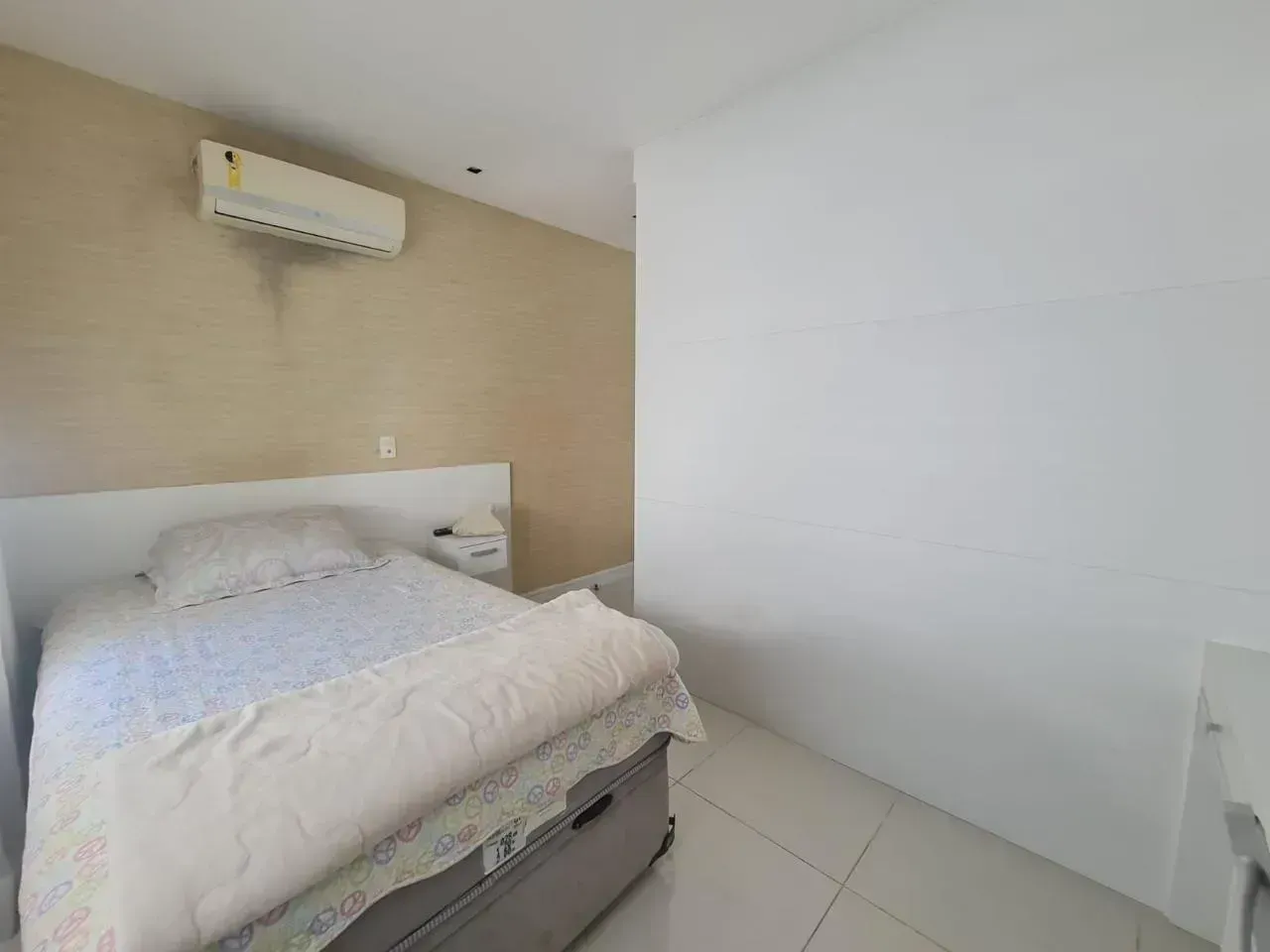 Rental house with 4 bedrooms, 5 bathrooms and 380 m² — photo 23