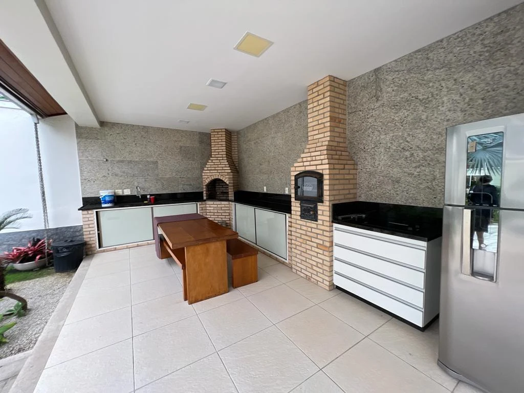 Furnished 700 m² house with 4 en-suites and 4 parking — photo 33