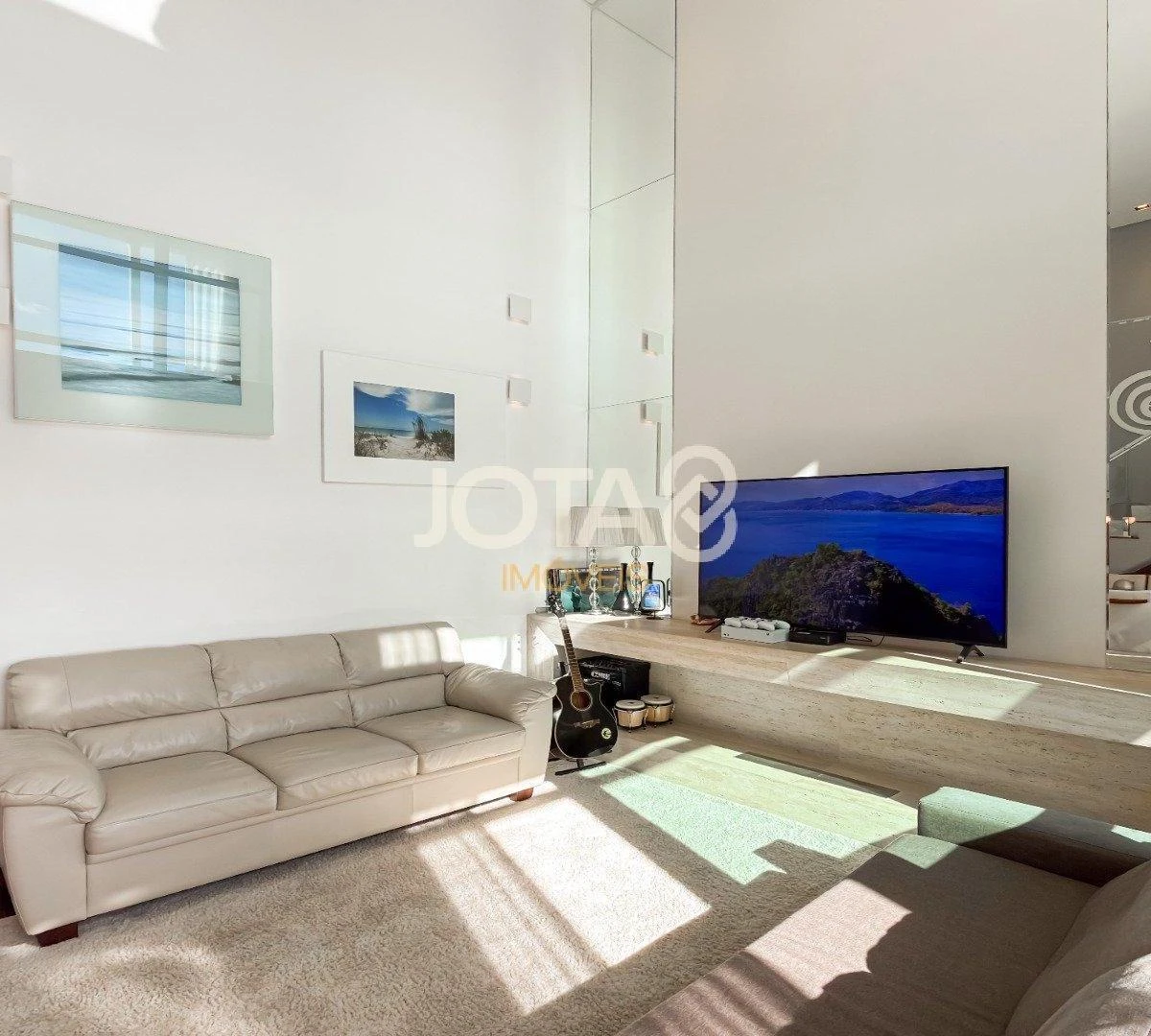 Furnished 4-bedroom apartment with open-plan kitchen — photo 32