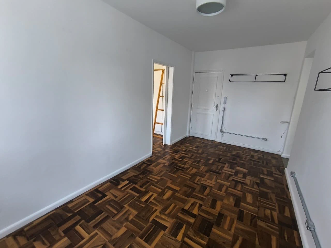 Home office in a one-bedroom apartment, 54 m² — photo 13