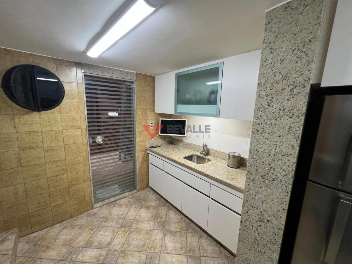 220 m² house with a washing machine and a home office — photo 22