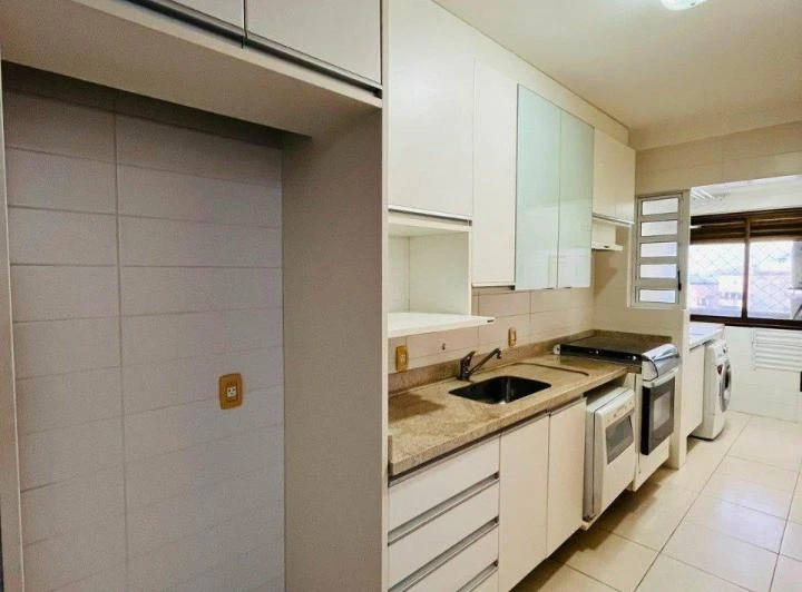 Apartamento de 2 dormitorios con balcón y 2 plazas cubiertas — photo 7