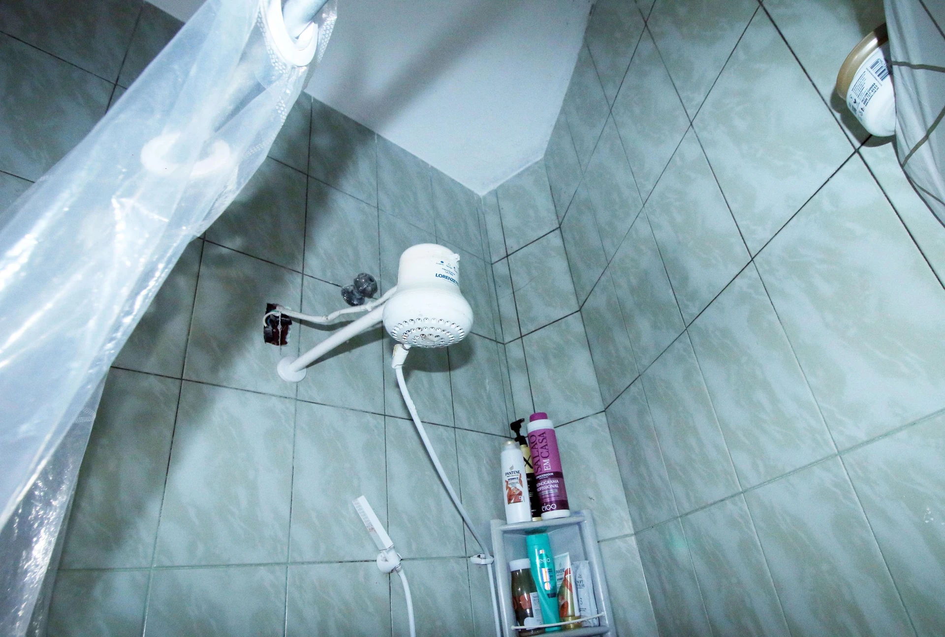 Jacuzzi in a 3-bedroom house, 200 m² — photo 36
