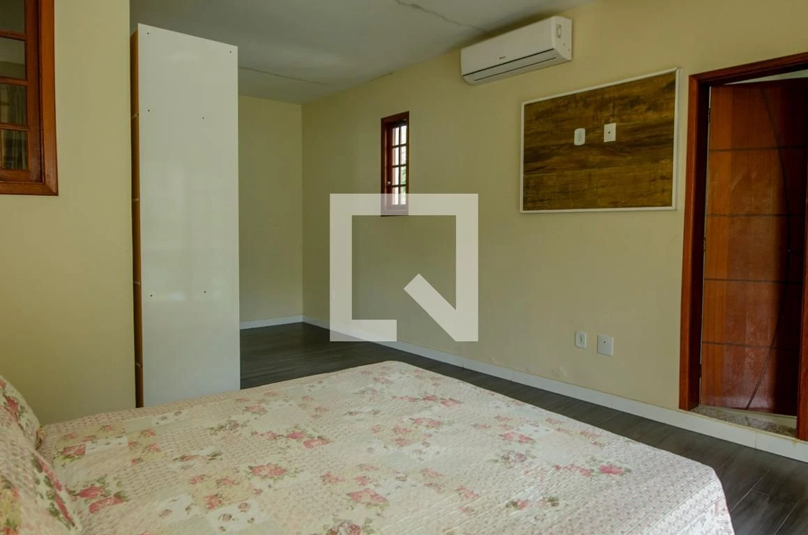 Casa mobiliada com 4 dormitórios e área de lavanderia — photo 43