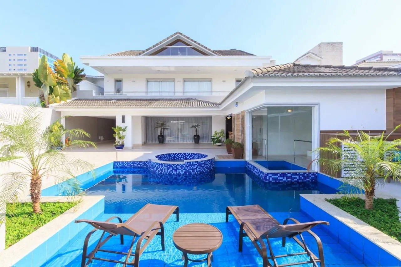 Furnished house with 5 bedrooms and 5 bathrooms — photo 11
