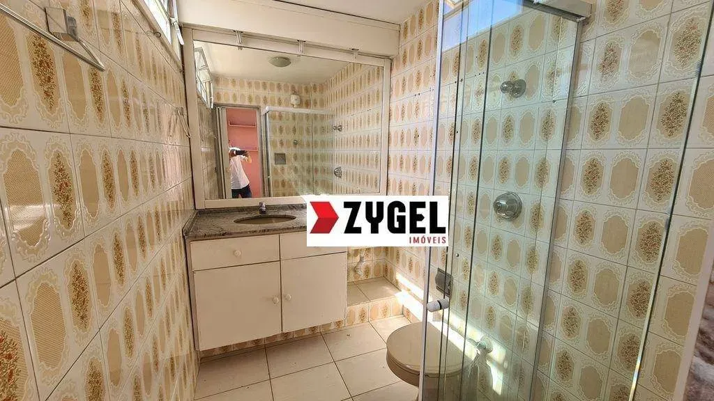 Apartamento de 1 quarto com piso de madeira ou laminado — photo 4