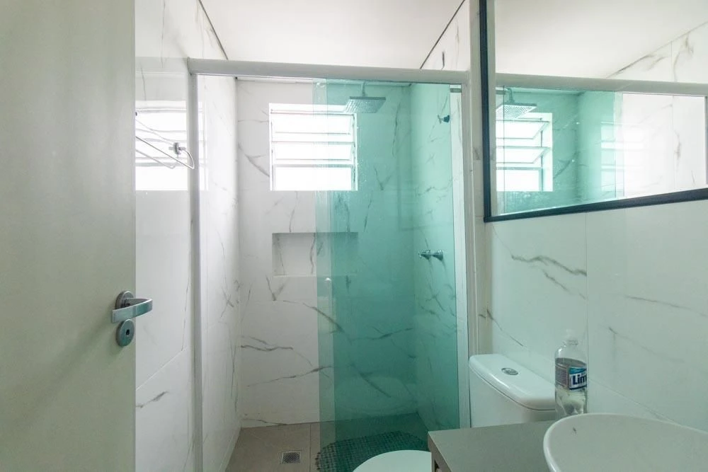 Apartment with 2 bedrooms, 1 en-suite and an open kitchen — photo 10