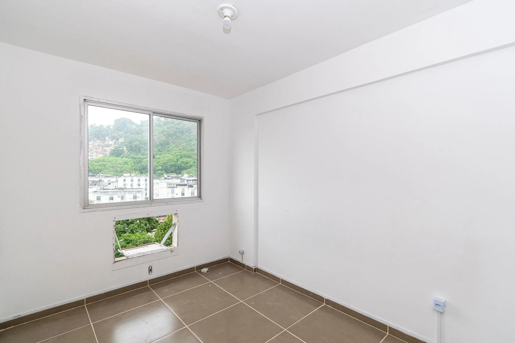 2-bedroom apartment with a mountain view in Rio de Janeiro — photo 12