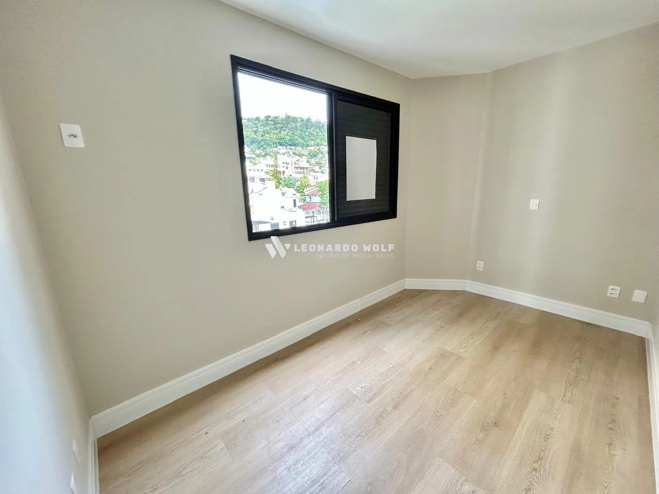2-bedroom apartment with a washing machine in Florianópolis — photo 17