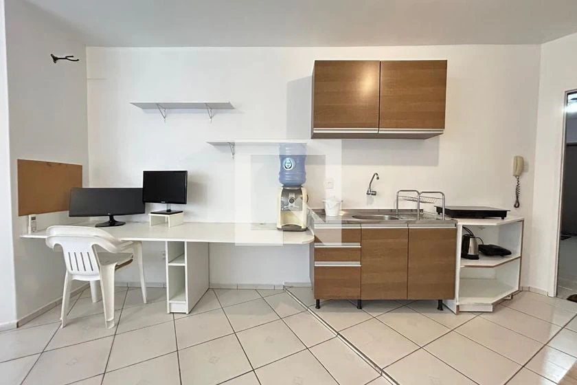Furnished 1-bedroom apartment with 28 m² and a compact kitchenette