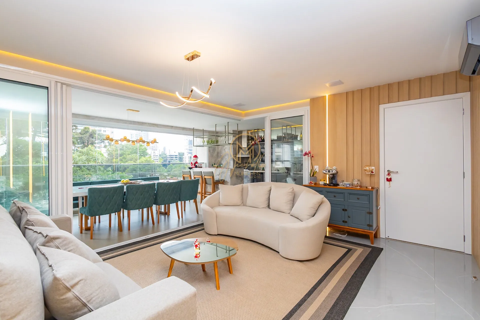Furnished 462 m² apartment with 4 en-suite rooms — photo 53