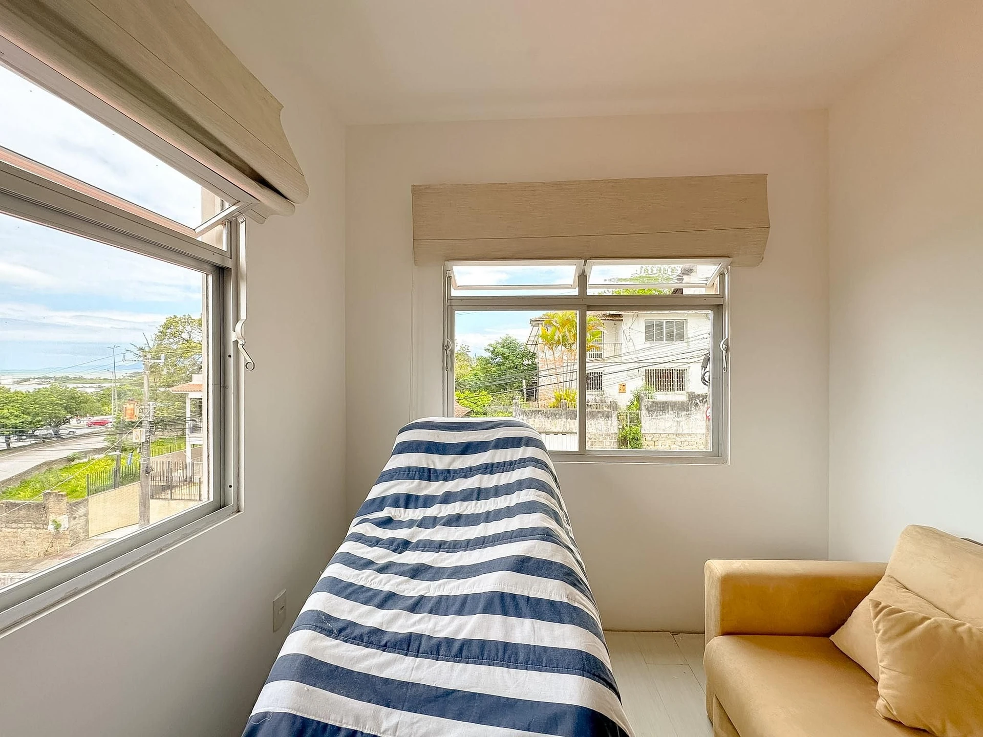Furnished house, 250 m², with a bathtub — photo 27