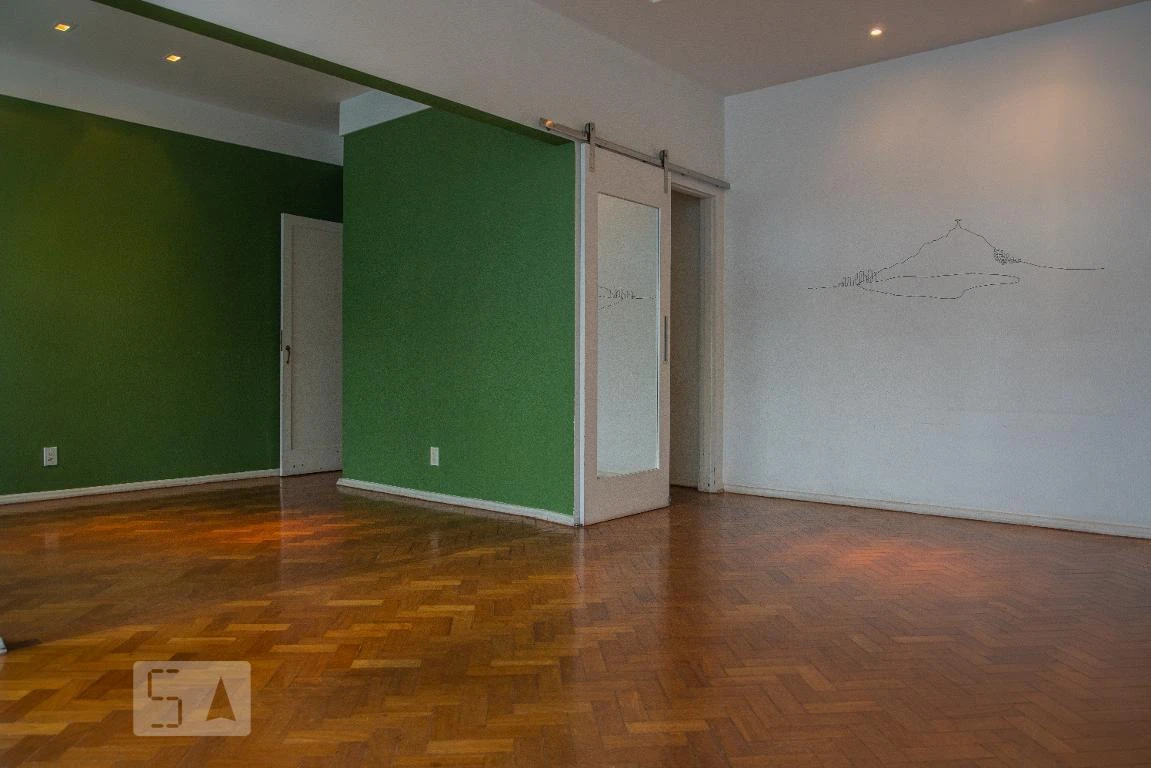 225 m² apartment with 4 bedrooms and a balcony — photo 29
