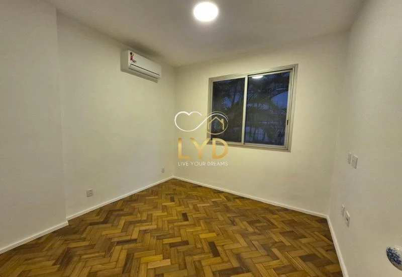 3-bedroom apartment with floor-to-ceiling windows — photo 3
