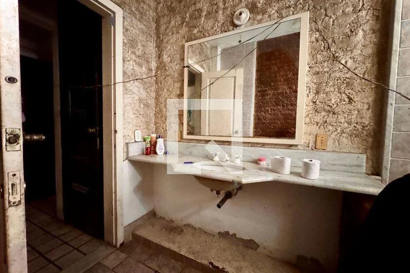 7-bedroom house with a bathtub in Rio de Janeiro — photo 11