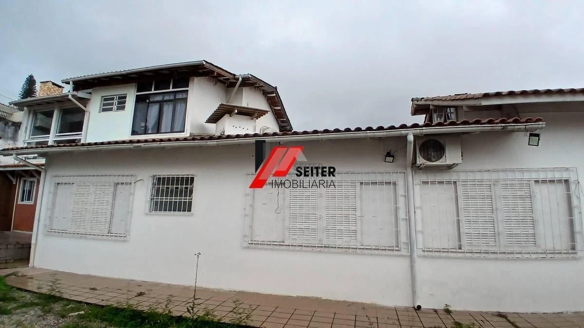4-bedroom house with a home office in Florianópolis — photo 45