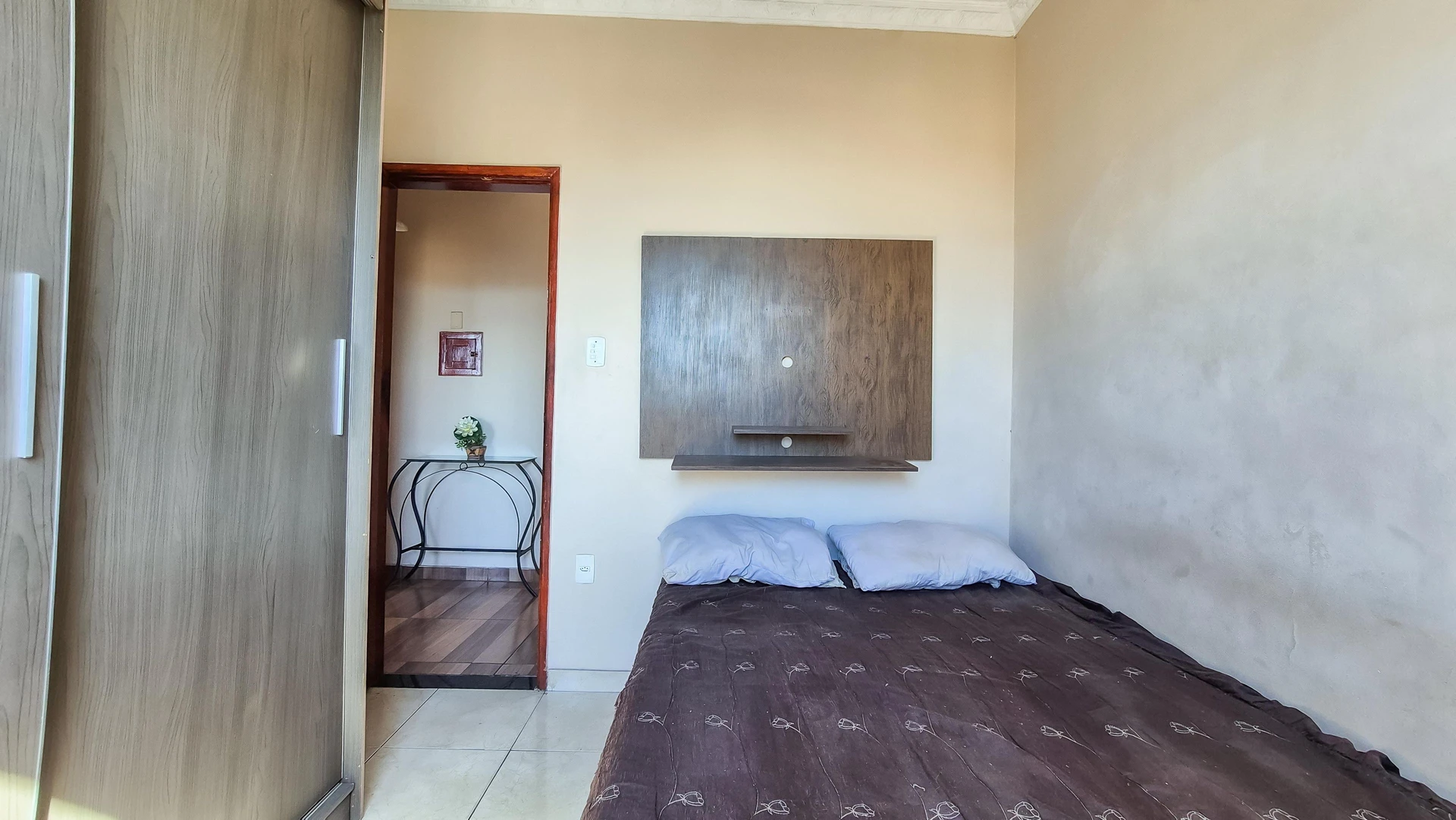 Furnished 2-bedroom apartment with 1 bathroom — photo 23