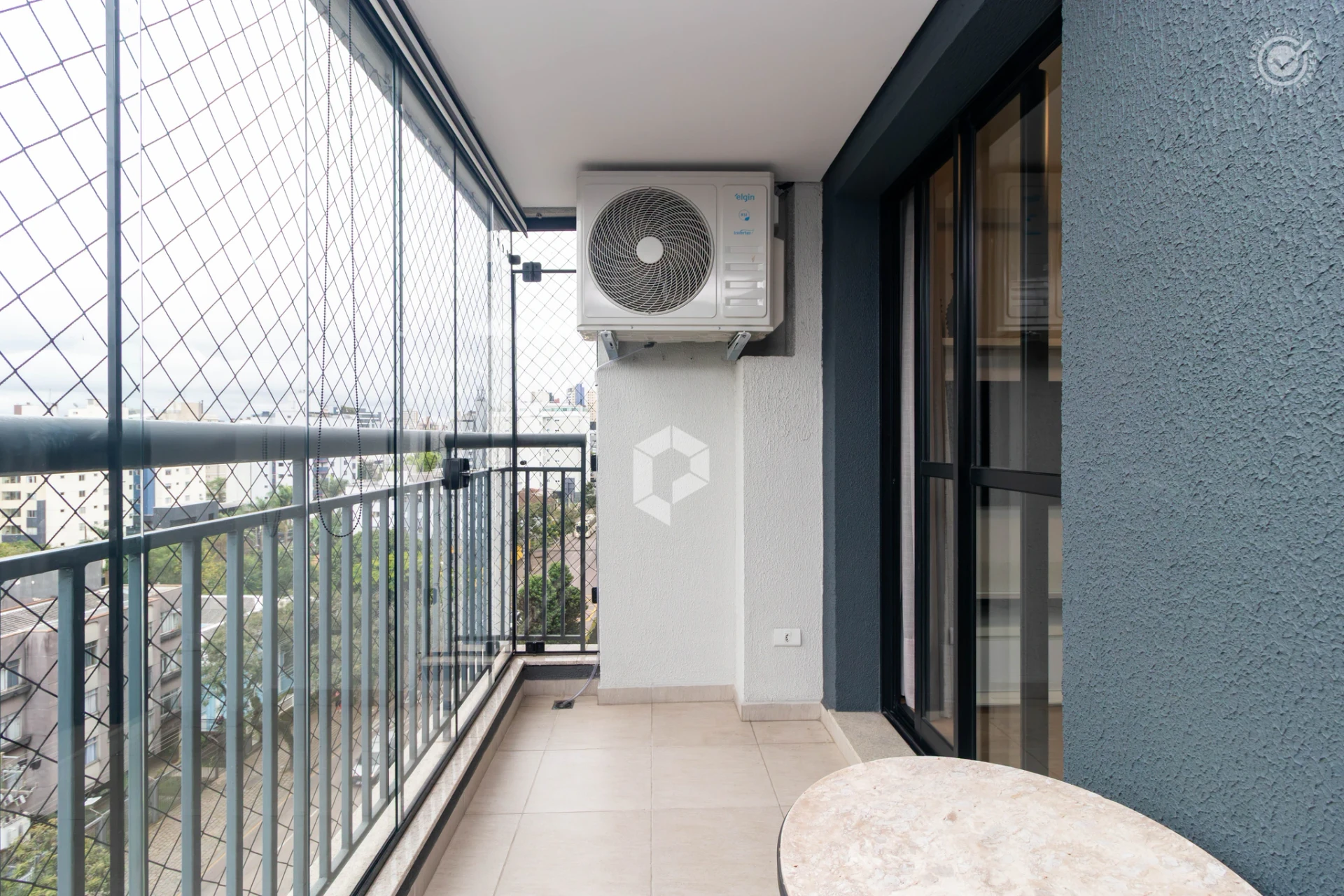 2-bedroom apartment with a dryer in Curitiba — photo 13