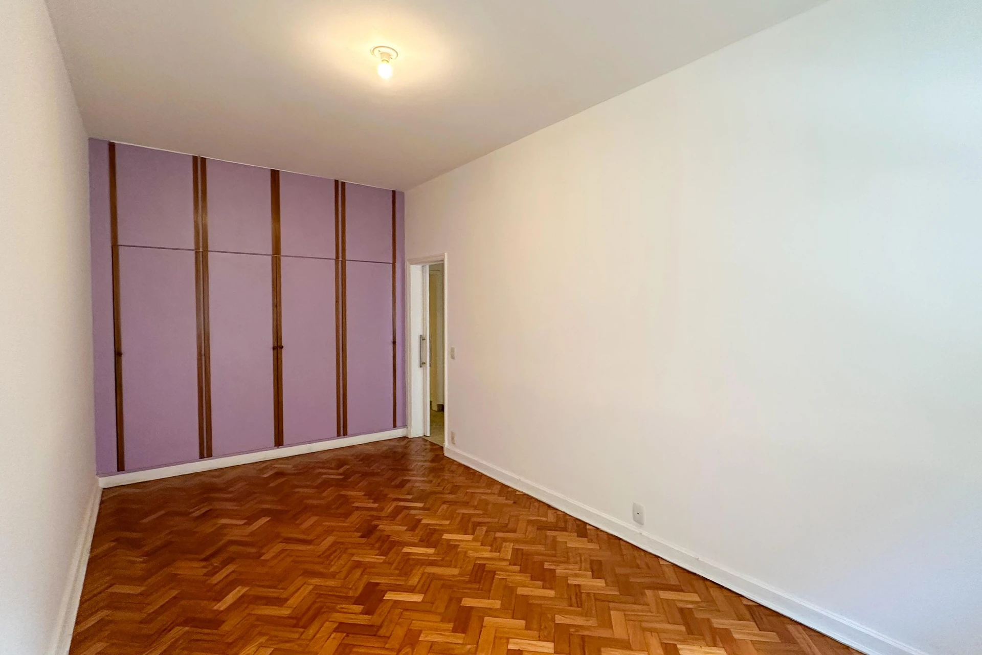Unfurnished apartment with 3 bedrooms and 4 bathrooms — photo 18