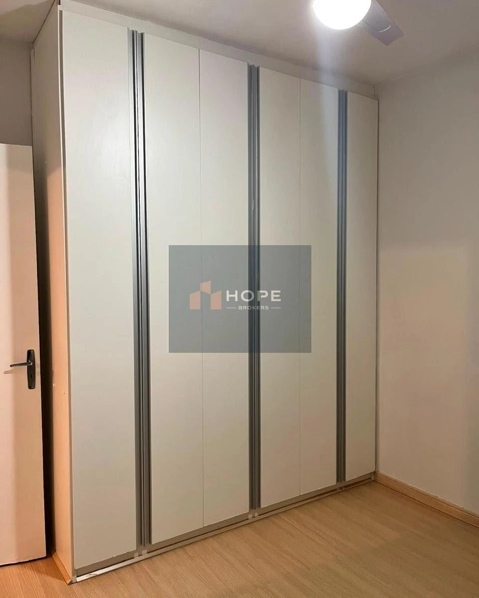 3-bedroom apartment with a walk-in closet — photo 23