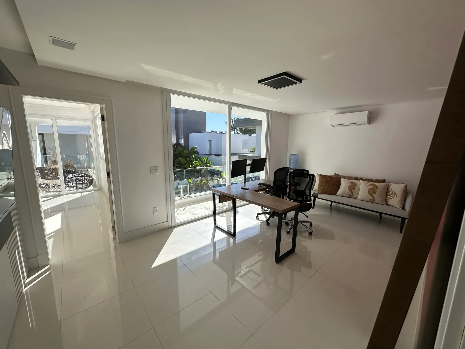 Casa mobiliada com 9 suítes e jacuzzi no prédio — photo 33