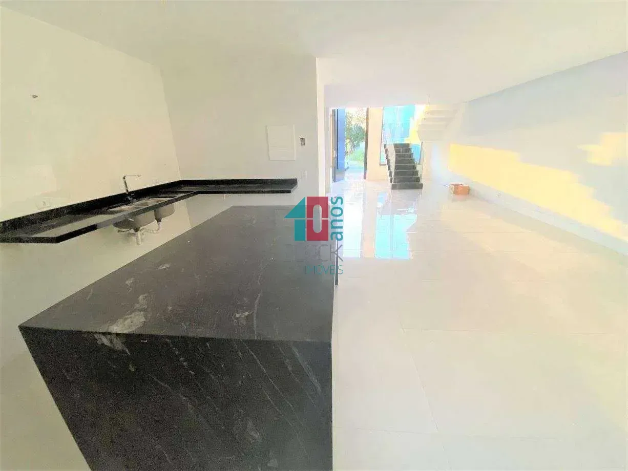 House with 3 bedrooms and 5 bathrooms, 2 parking spots — photo 16