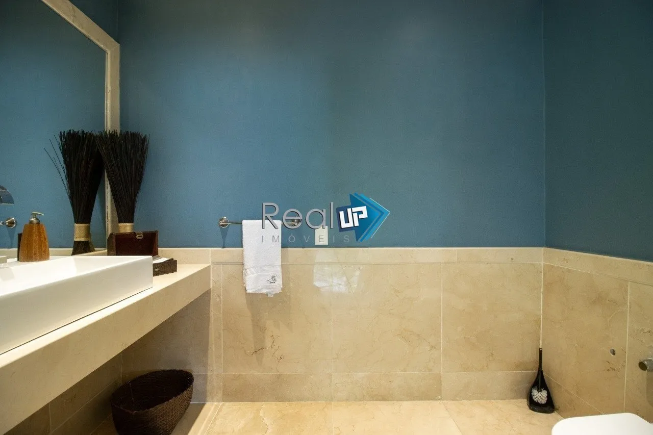 Condominium house with 5 bedrooms and 1081 m² plus laundry — photo 60