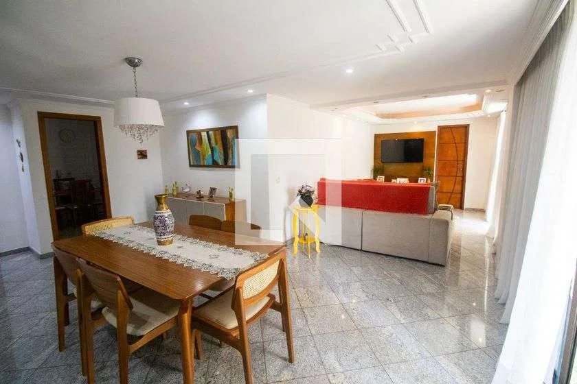 160 m² 3-suite rental apartment with balcony — photo 5