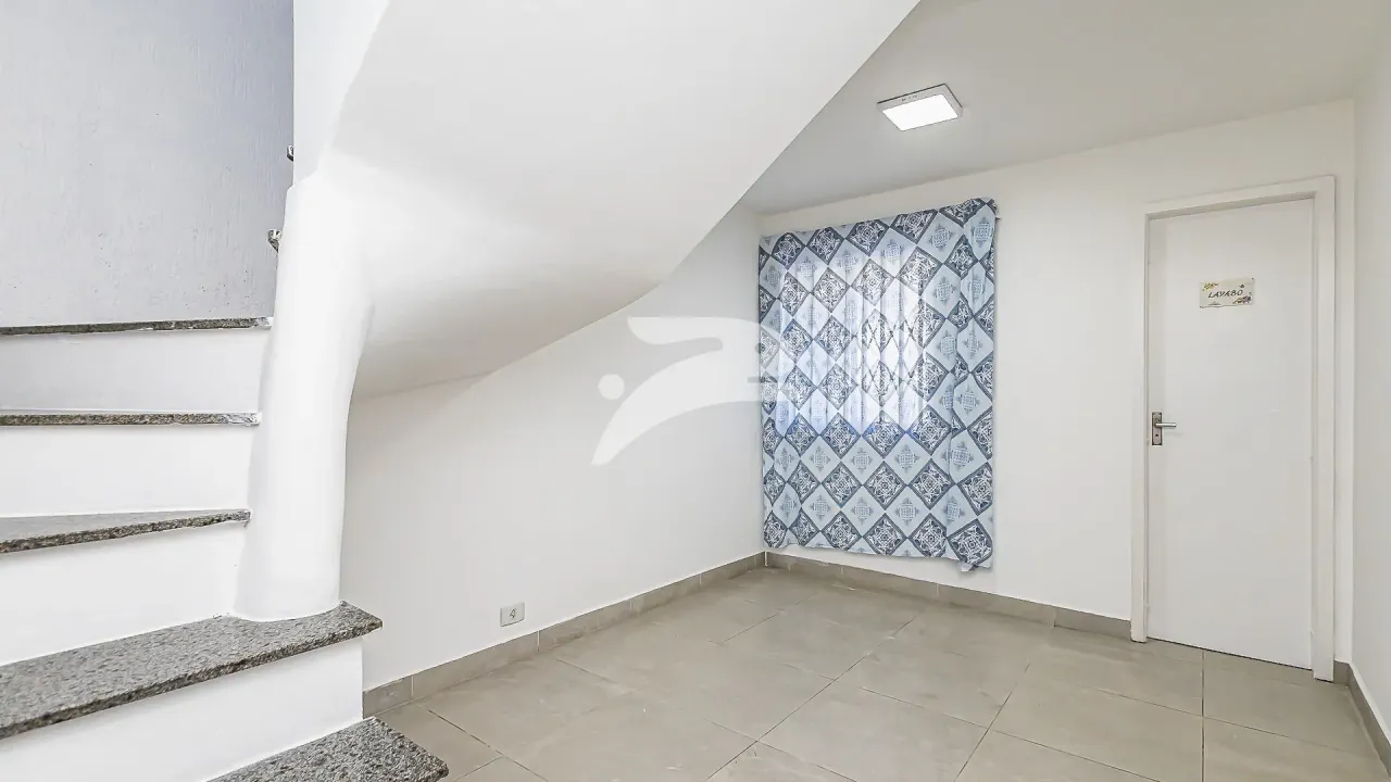 3-bedroom house with 3 bathrooms and 233 m² — photo 2