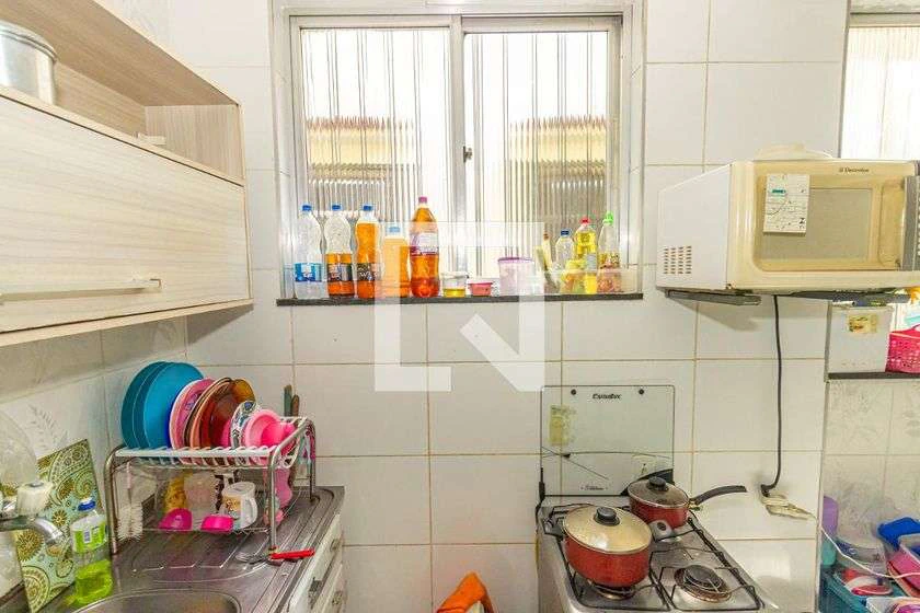 Apartamento mobiliado com 2 quartos e cozinha com fogão a gás — photo 30