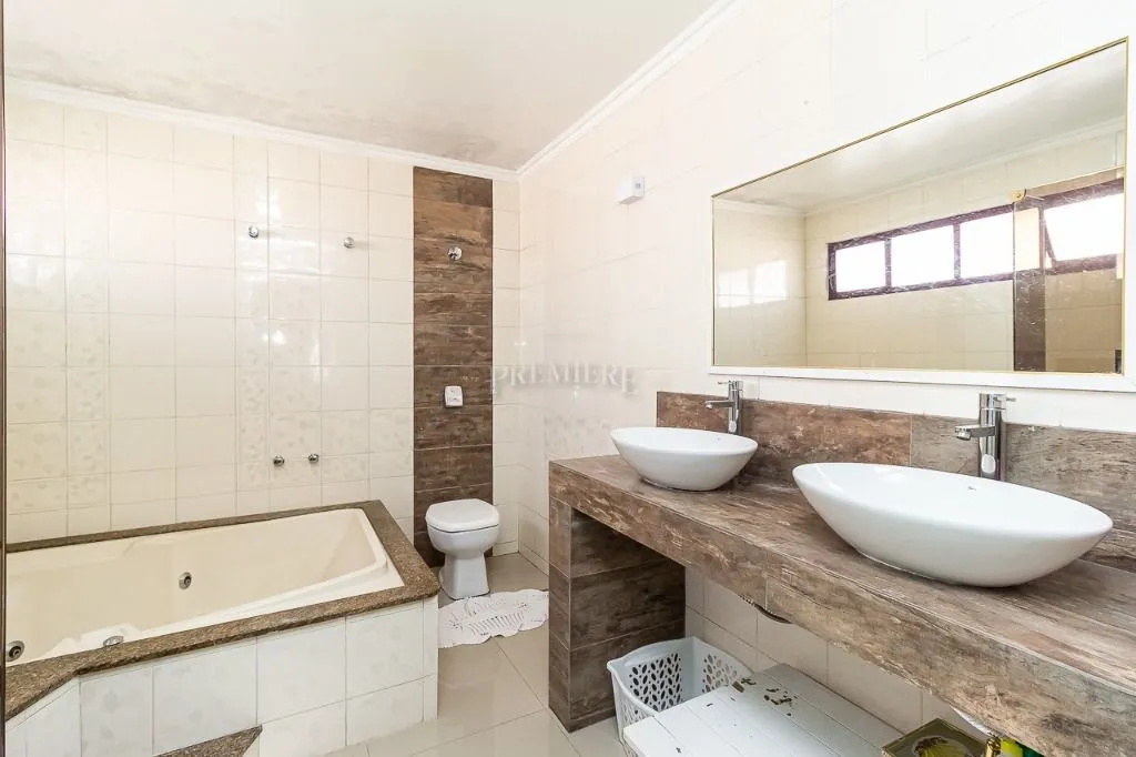 House with 4 bedrooms and a private garden, 4 parking — photo 16