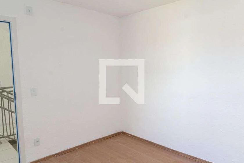 Unfurnished 2-bedroom apartment with 45 m² and wood floors — photo 5