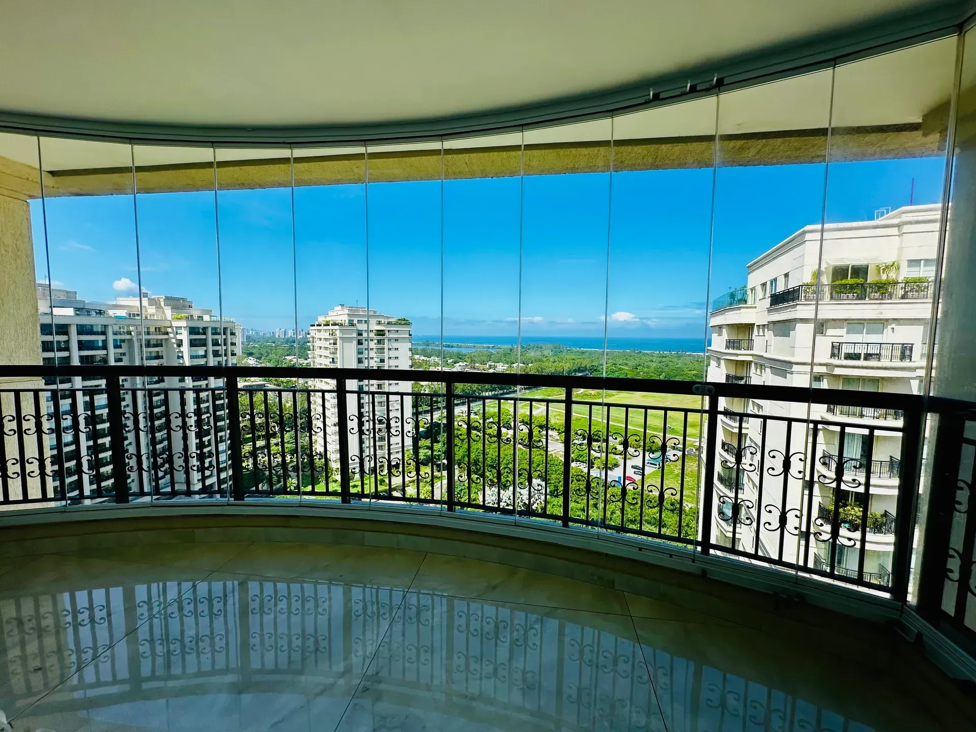 Мебльована дуплекс-квартира з 4 спальнями й 600 м² — photo 2