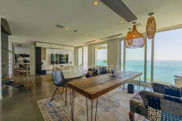 Furnished house with 5 bedrooms and an open-plan kitchen — photo 17