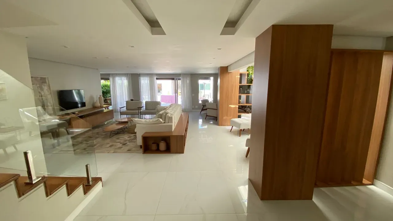 500 m² house with 4 bedrooms and a terrace — photo 11