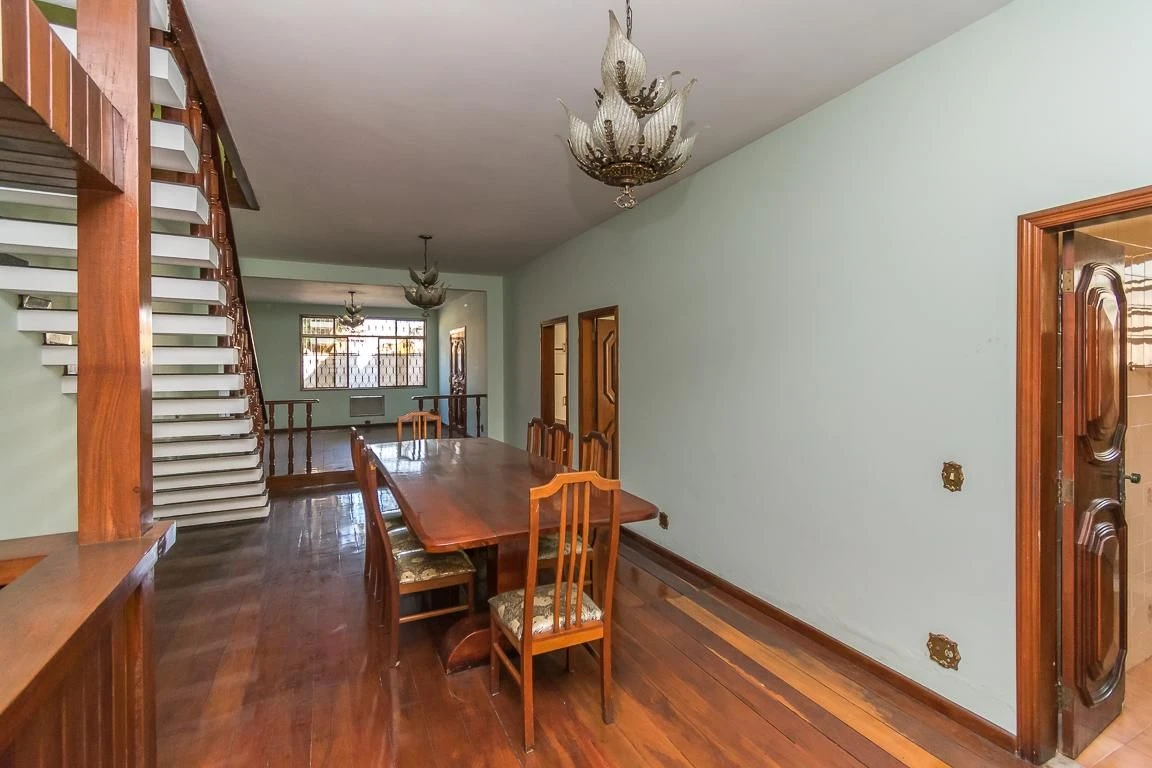Casa sem mobília com 4 quartos e varanda — photo 42