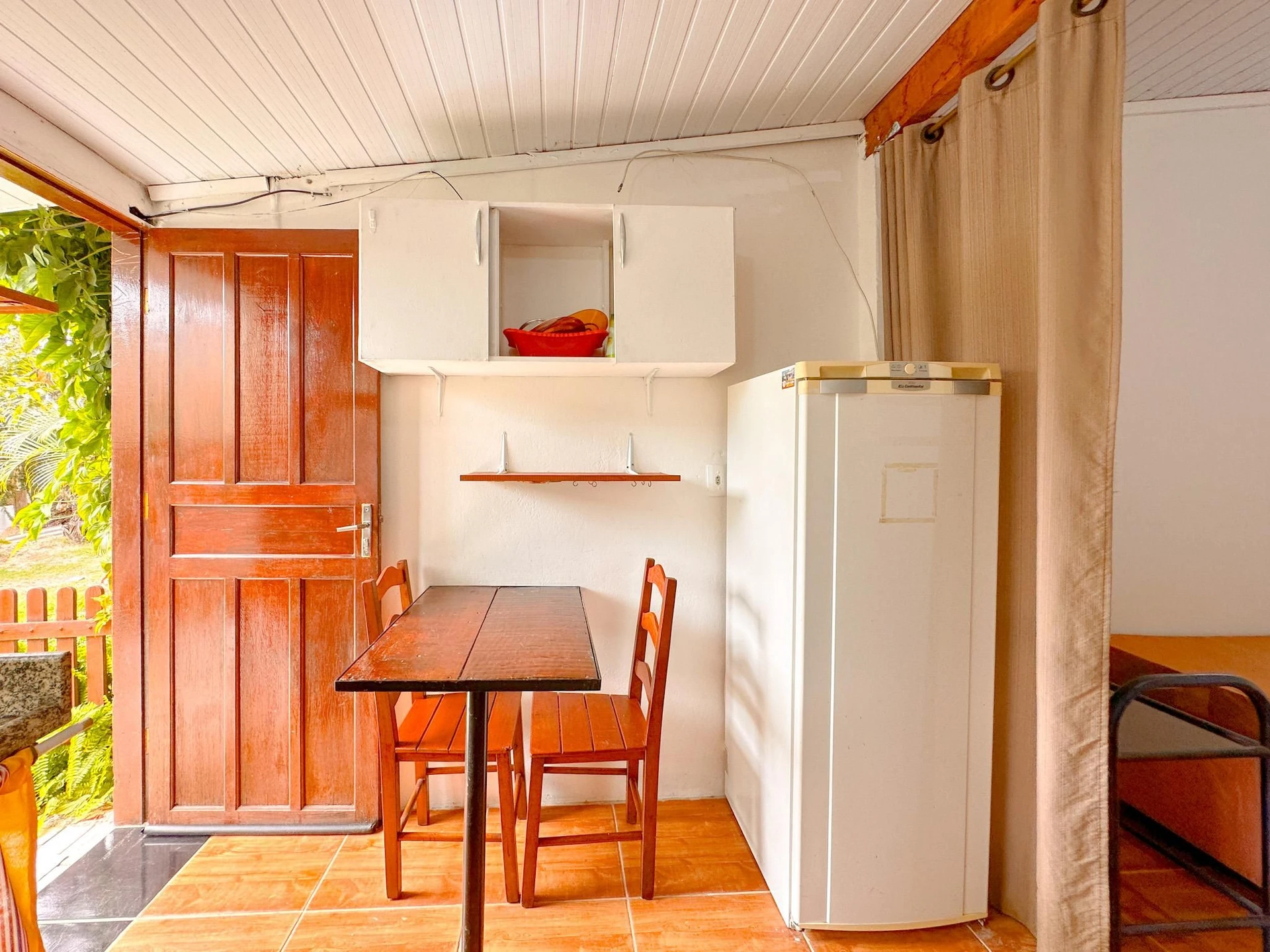 Furnished studio with 1 bedroom and private garden — photo 6