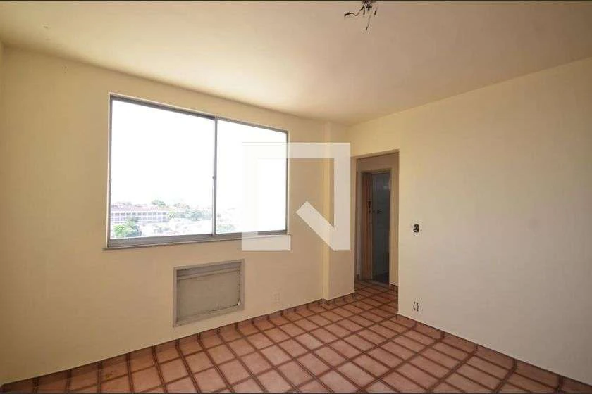 Apartamento com 2 quartos e box de vidro no banheiro — photo 7