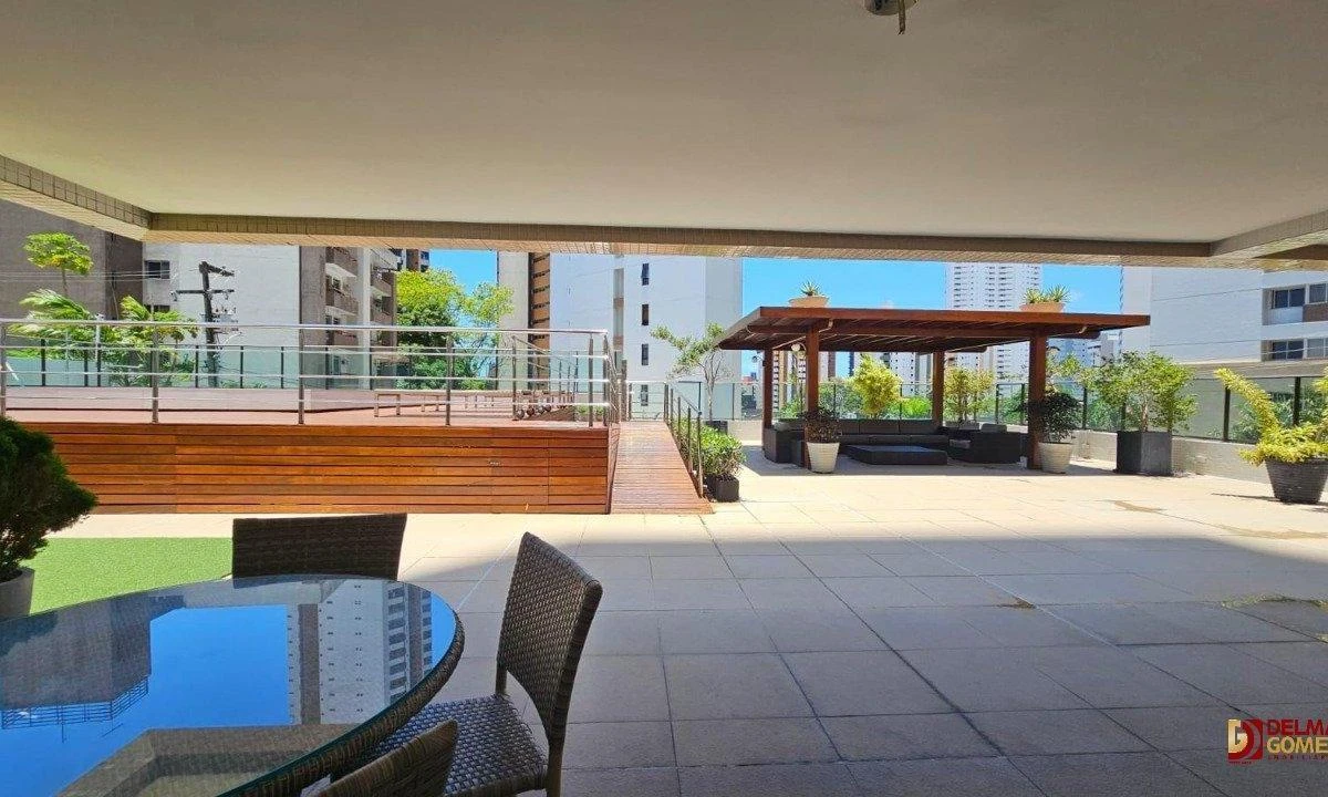Apartamento de 212 m² com banheira e varanda envidraçada — photo 24