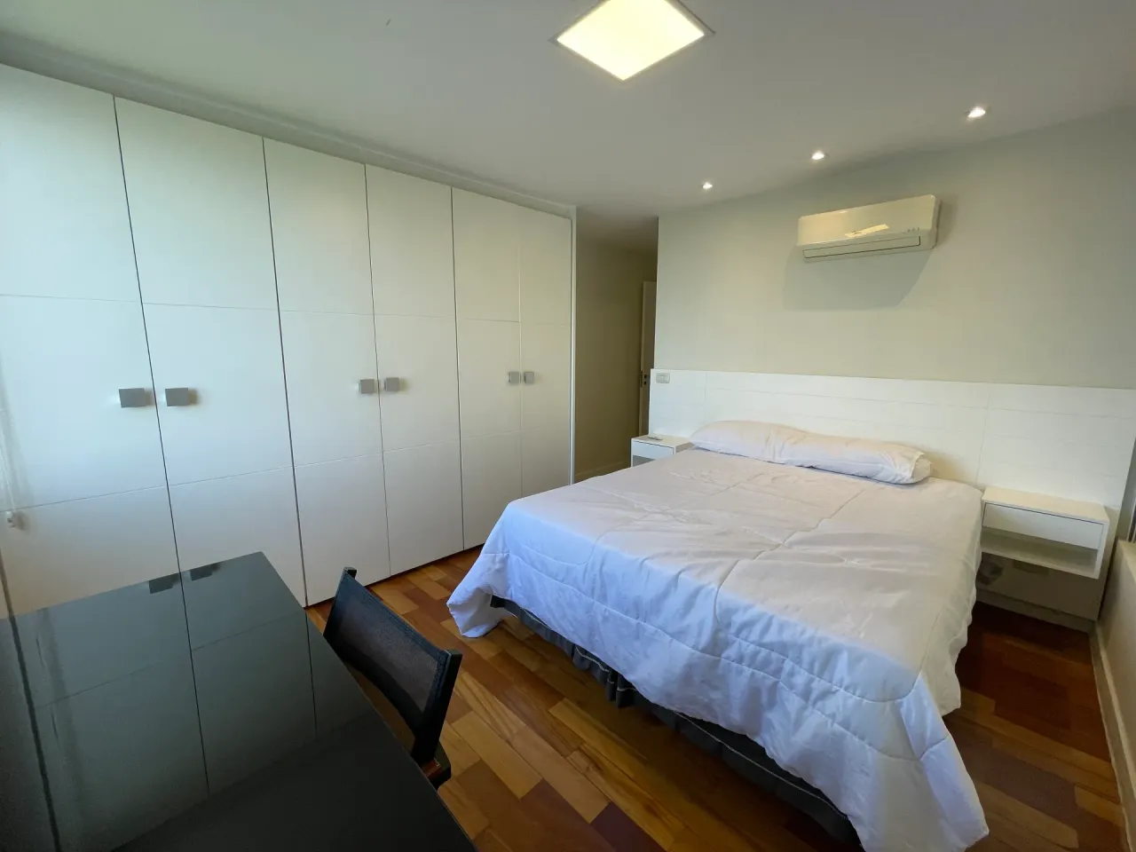Apartamento de 4 dormitorios con balcón acristalado y 267 m² — photo 12