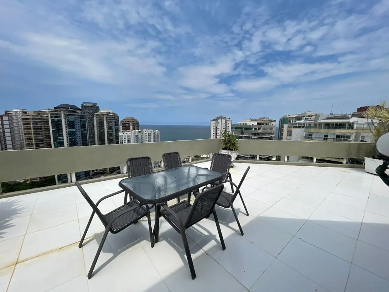 Furnished penthouse with 5 bedrooms and 1147 m² — photo 7