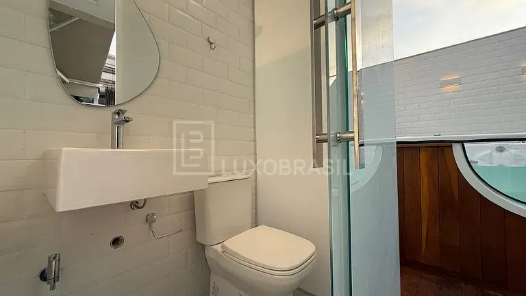 Furnished 2-bedroom apartment with balcony and BBQ grill — photo 4