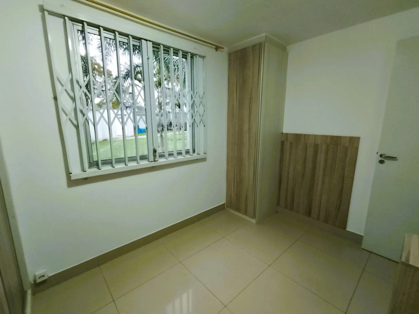Гардеробная и 2 спальни: квартира 56 м² — photo 8
