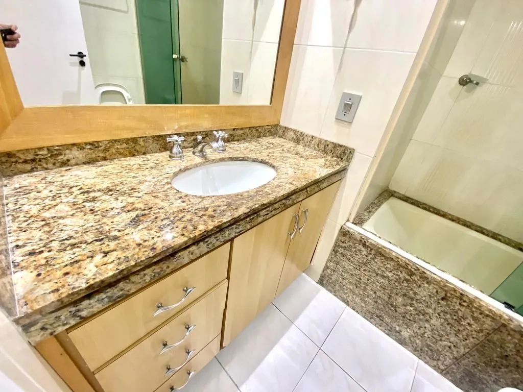 Apartment on the 13th floor with a bathtub — photo 38