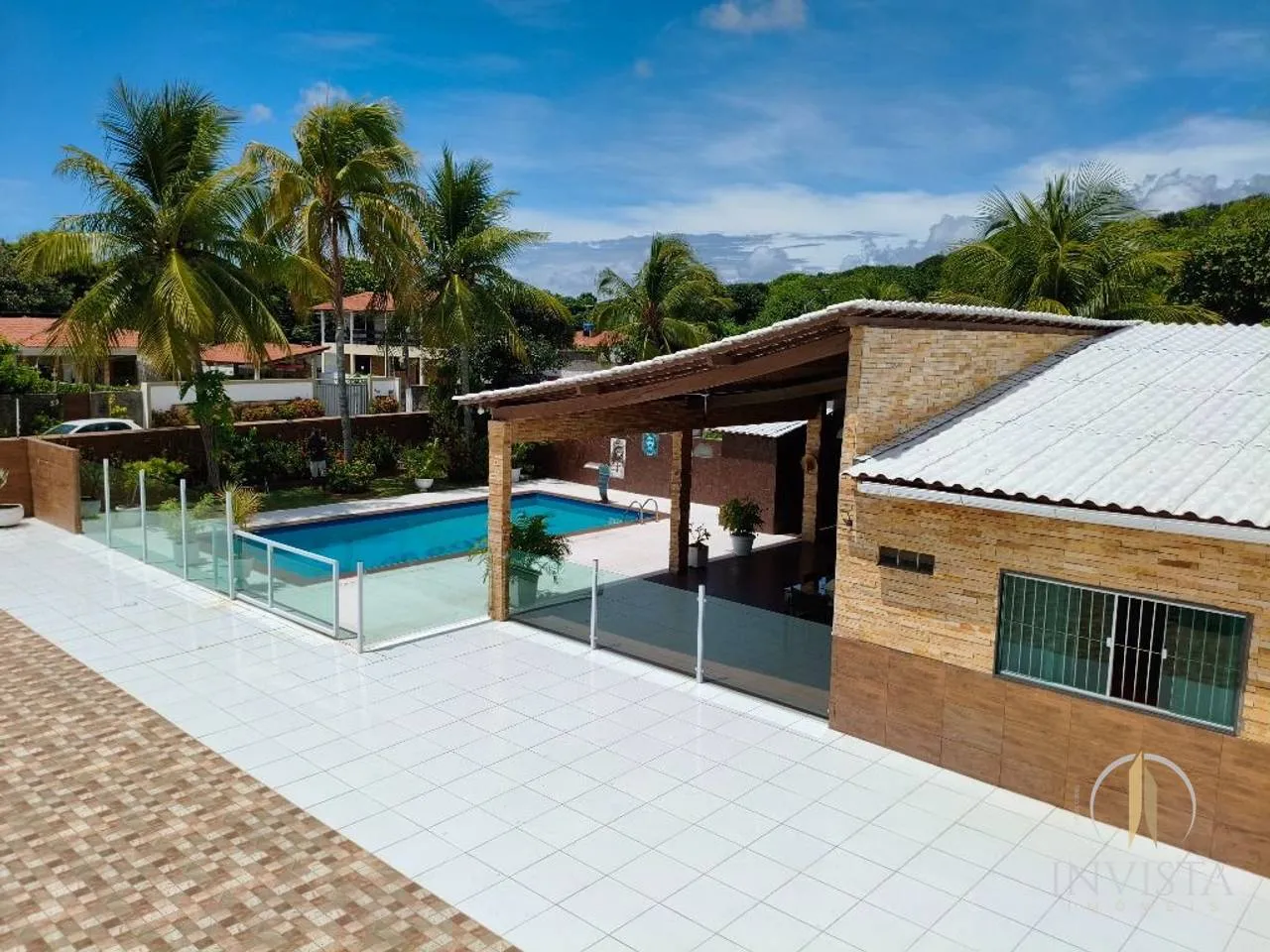 5-bedroom house with a grill on the balcony — photo 5