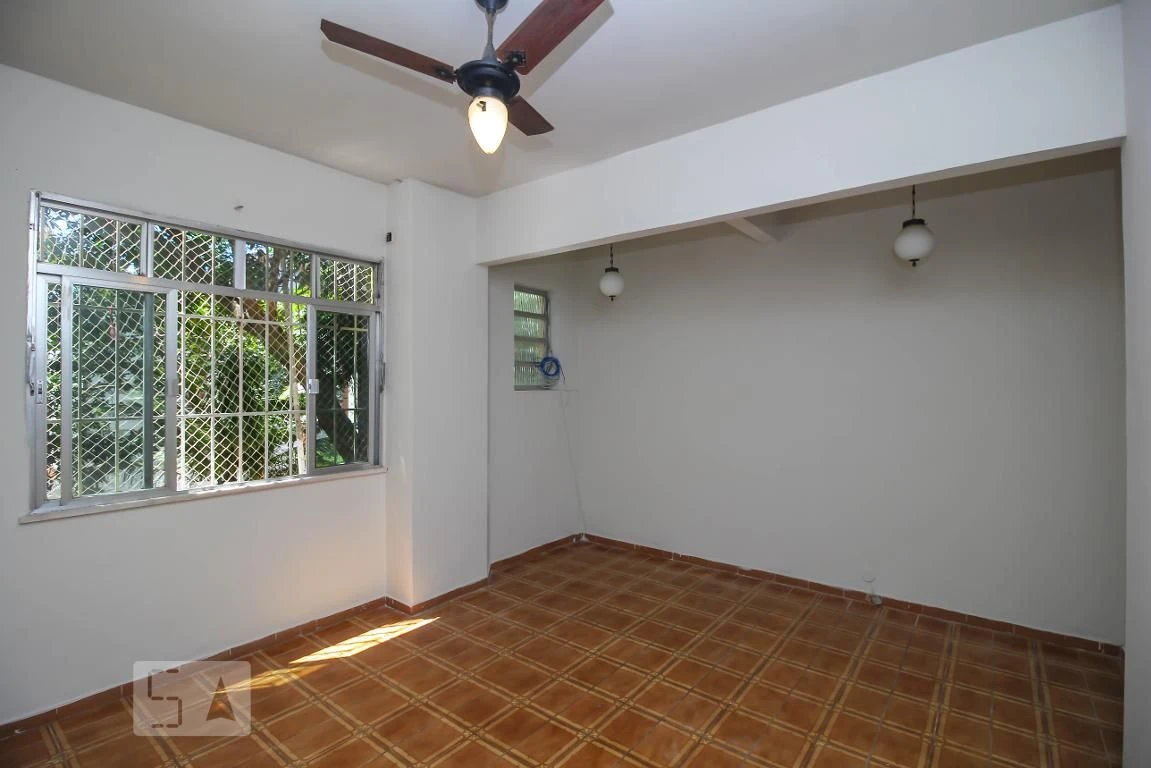 Unfurnished 2-bedroom apartment with 1 bathroom — photo 3