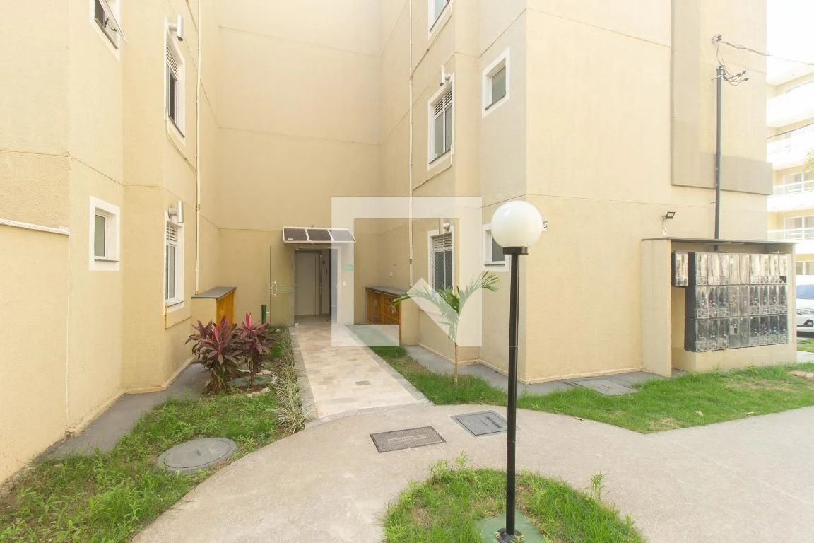 2-bedroom apartment in a building with a pool — photo 62