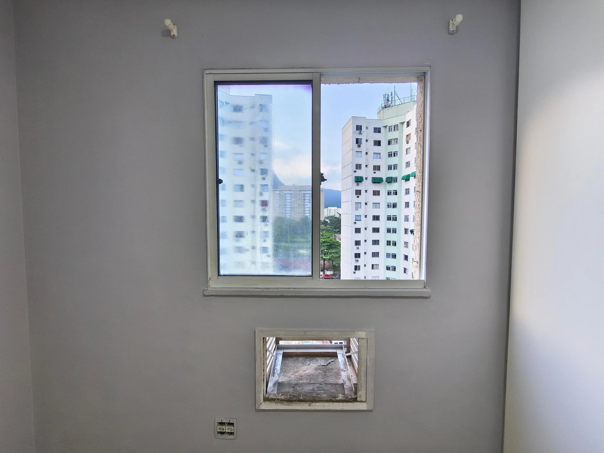 Home office in a 2-bedroom apartment, 50 m² — photo 25